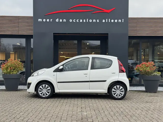 Peugeot 107 107 Active 2013 Benzine 3