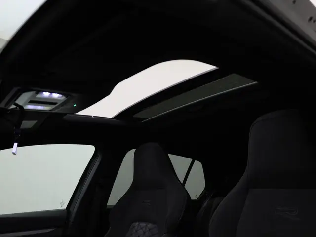 Volkswagen Golf 1.5eTSI/150PK R-Line DSG 2025 Benzine 20