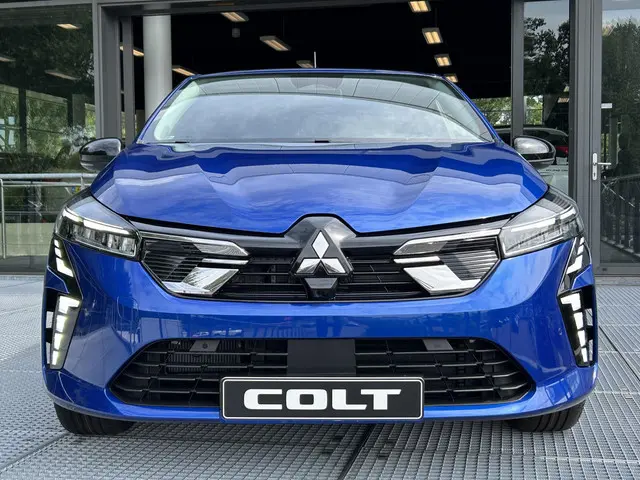 Mitsubishi Colt 1.6 HEV Intense 2026 Hybride Benzine 17