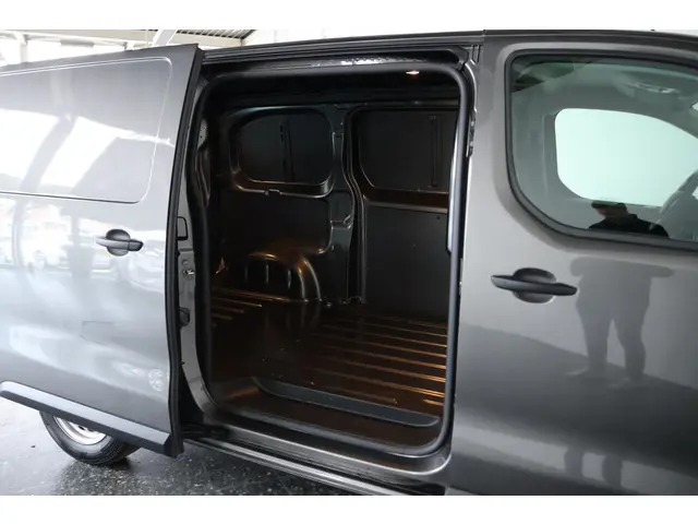 Peugeot Expert 2.0 BlueHDI 145 Standard 2023 Diesel 4