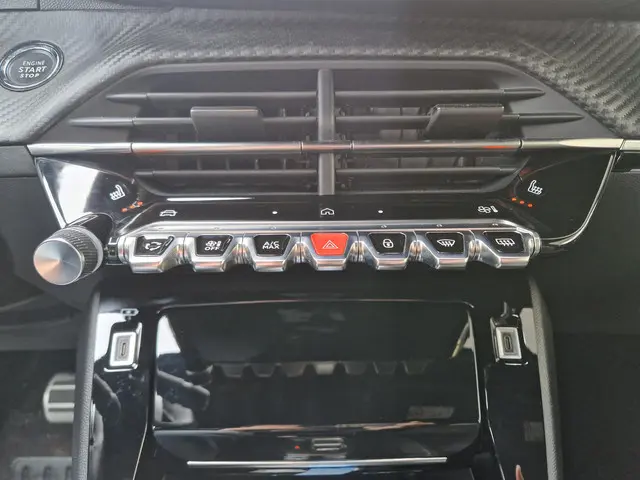 Peugeot 2008 1.2T 130pk Automaat GT 2024 Benzine 24