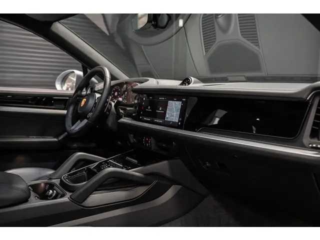 Porsche Cayenne Coupé 3.0 E-Hybrid 2025 Hybride Benzine 25