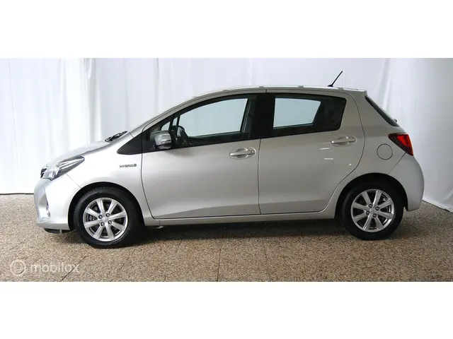 Toyota Yaris 1.5 Hybrid Trend 2016 Hybride Benzine 3