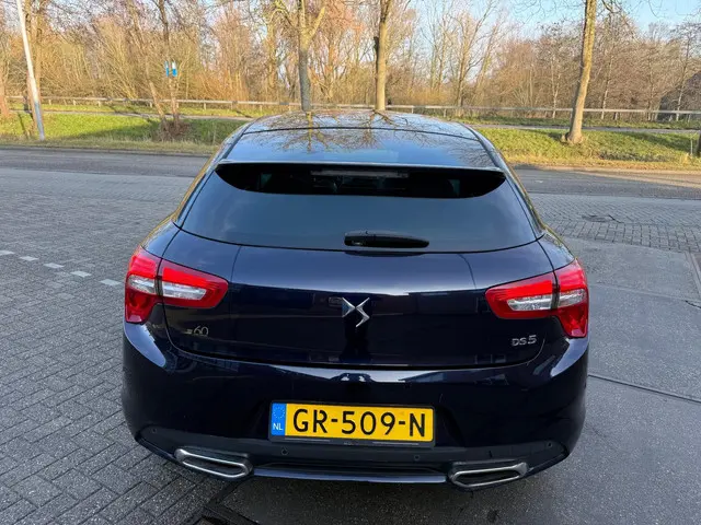 DS DS 5 1.6 THP 1955 ((( VOL OPTIONS ))) 2015 Benzine 26