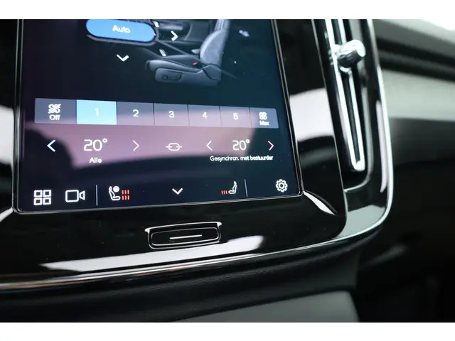 Volvo XC40 2.0 B3 Ultimate Dark 2025 Hybride Benzine 29