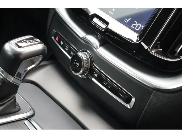 Volvo XC60 T5 Momentum 2019 Benzine 38