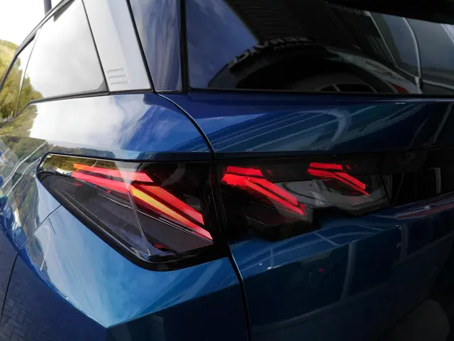 Peugeot 5008 1.2 Hybrid 136 GT 2026 Hybride Benzine 47