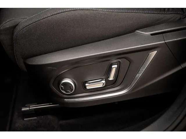 Lynk & Co 01 1.5 Plug-in Hybrid 2023 Hybride Benzine 8