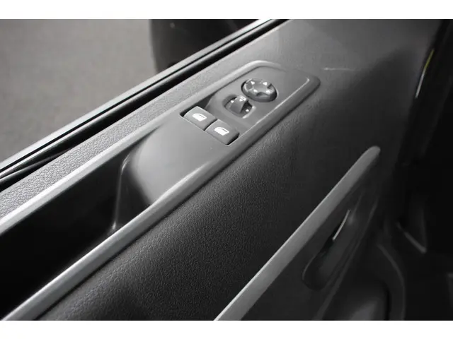 Opel Vivaro-e Combi Zafira L2H1 75 kWh 2022 Elektrisch 14