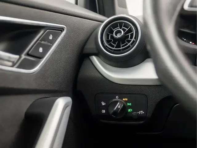 Audi Q2 1.4 TFSI S-Line Sport 2018 Benzine 25