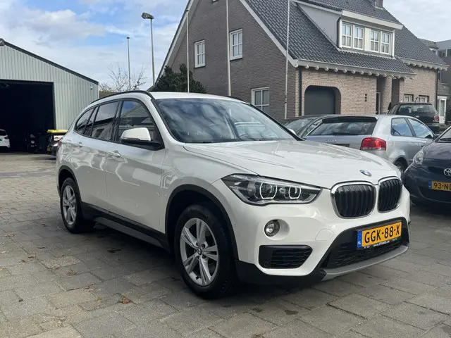 BMW X1 xDrive20i High Executive Ed. 2019 Benzine 3