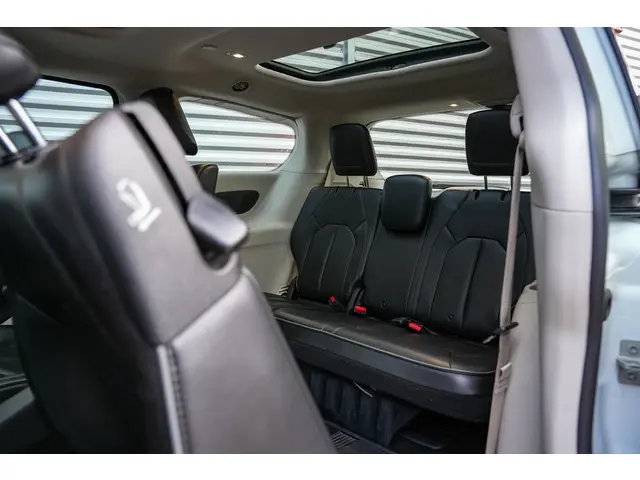 Chrysler Pacifica 3.6 V6 Hybrid 2021 Benzine 12