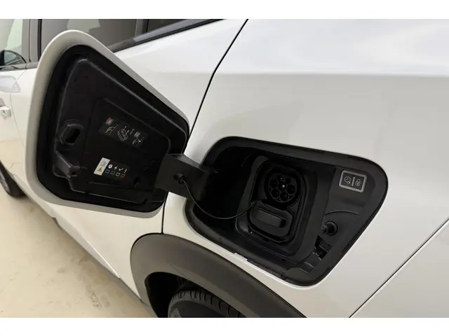 Peugeot e-2008 EV GT 50 kWh 2020 Elektrisch 17