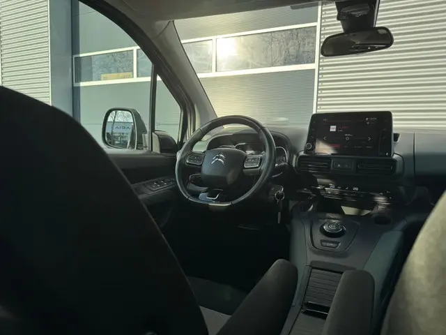 Citroën Berlingo 1.2 PureTech Shine 2020 Benzine 30