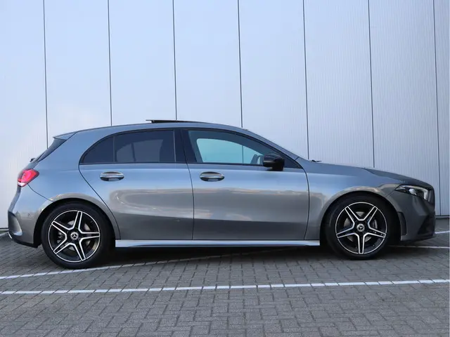 Mercedes-Benz A-Klasse 200 AMG-line 2019 Benzine 18