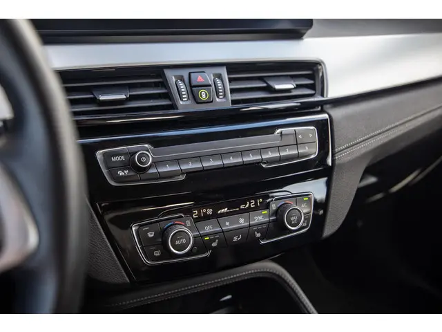 BMW X2 xDrive25e Executive 2022 Hybride Benzine 45