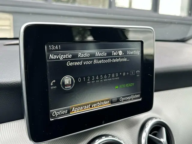 Mercedes-Benz GLA 180 Prestige 2016 Benzine 25