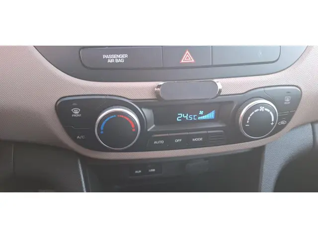 Hyundai i10 1.0i i-Motion 2014 Benzine 8