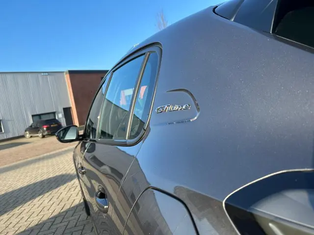 Peugeot 208 1.2 PureTech GT automaat 2021 Benzine 6