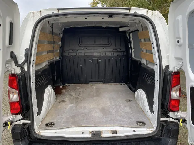 Opel Combo 1.5D L1H1 Edition 2022 Diesel 8
