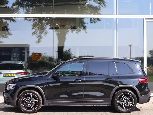 Mercedes-Benz GLB 200 AMG Line 2021 Benzine 4