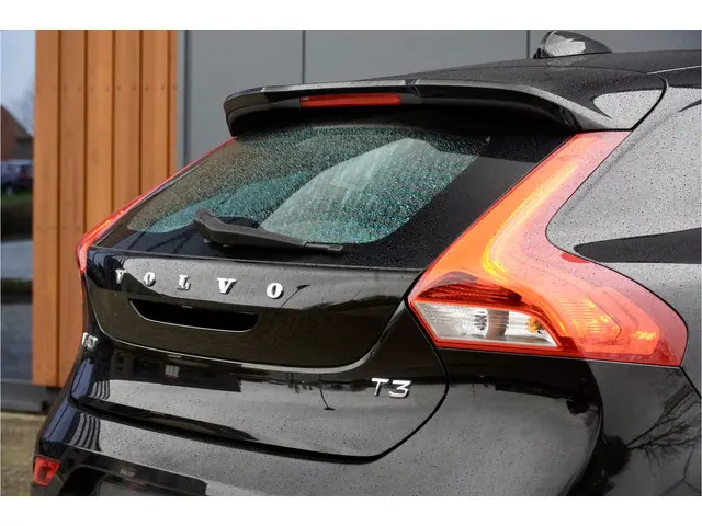 Volvo V40 2.0 T3 153 pk NORDIC BUSINESS 2018 Benzine 31