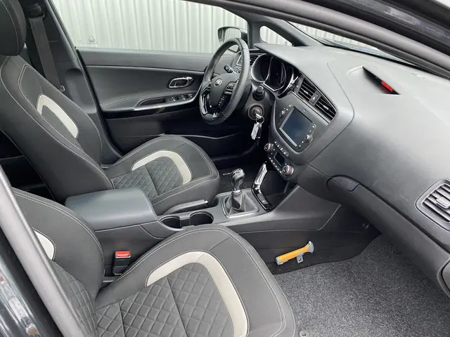 Kia cee'd 1.0 T-GDi GT-Line Summer Edition 2017 Benzine 17