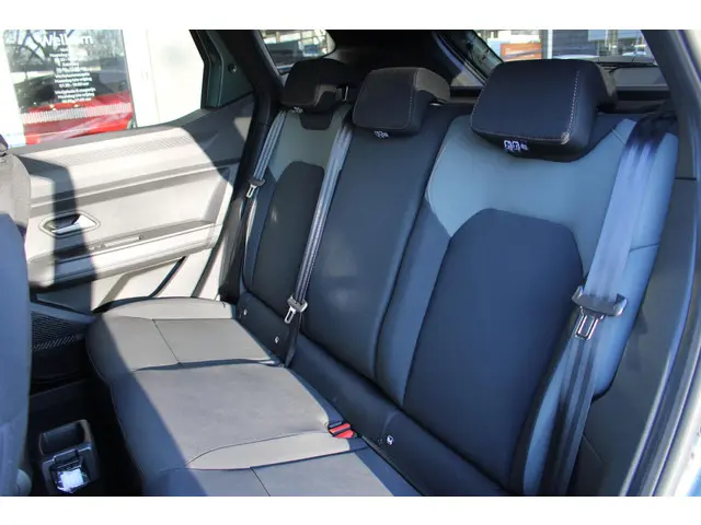 Dacia Duster 1.6 Hybrid 140 Extreme 2024 Hybride Benzine 8