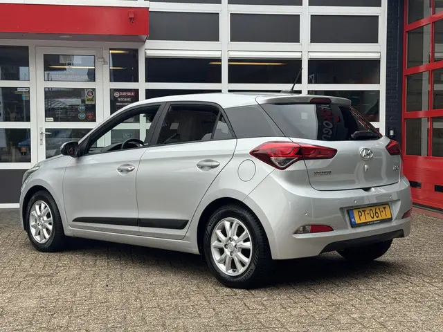 Hyundai i20 1.0 T-GDI Go! 2016 2017 Benzine 6