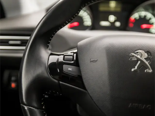 Peugeot 308 SW 1.2 PureTech Sport 2020 Benzine 18