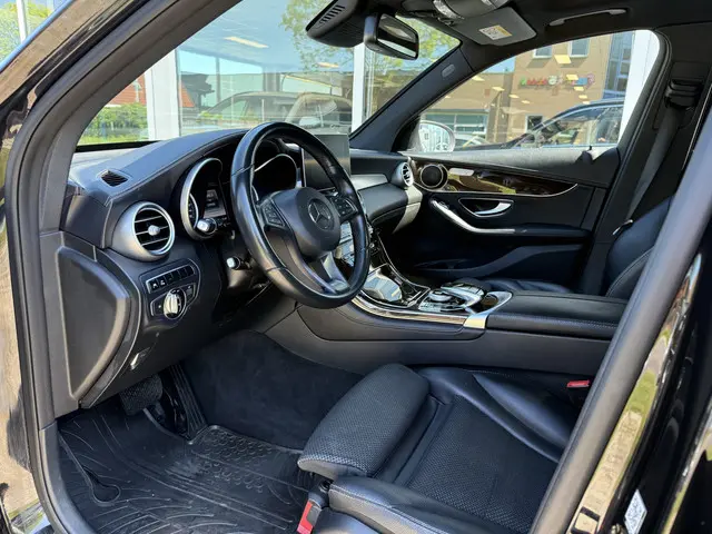 Mercedes-Benz GLC 250 4MATIC Prestige 2015 Benzine 19