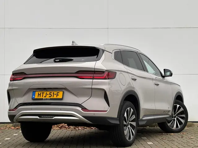 BYD SEAL U 1.5 DM-i FWD Boost 2025 Hybride Benzine 18