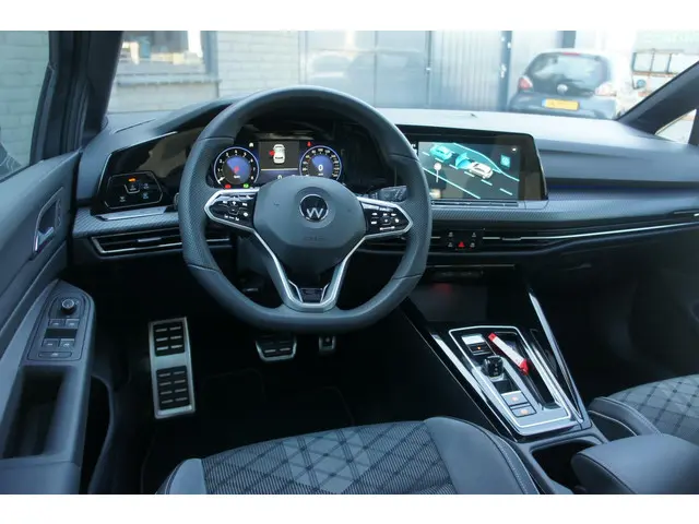 Volkswagen Golf 1.5 eTSI R-Line 2023 Benzine 4