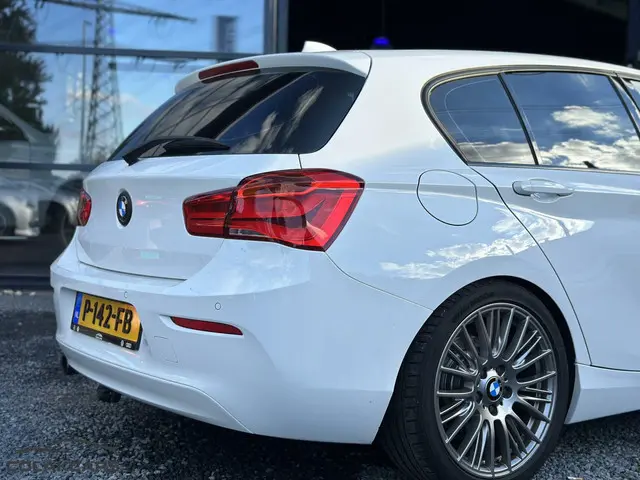 BMW 1 Serie 116i M Sport Xenon Verlaagd Nap 2015 Benzine 7