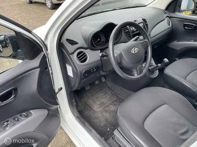 Hyundai i10 1.1 i-Drive 2012 Benzine 6