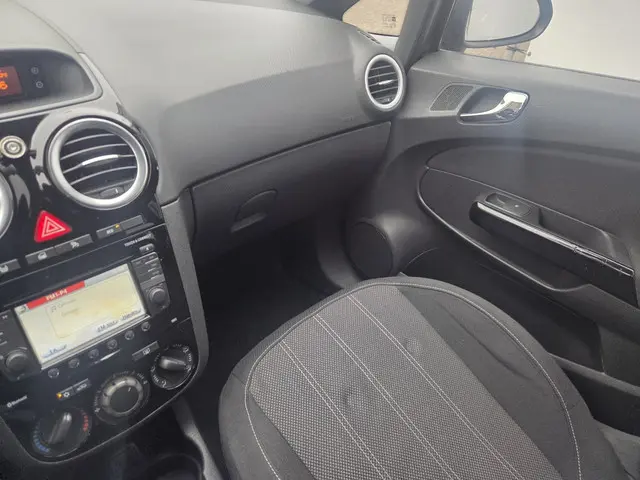Opel Corsa 1.4-16V Design Ed 2014 Benzine 5