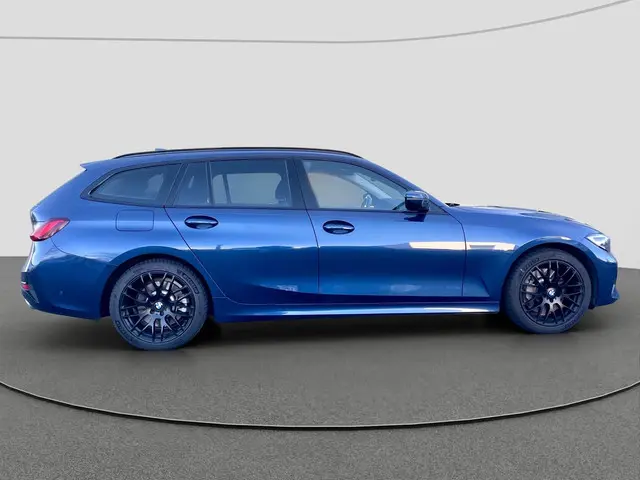 BMW 3 Serie Touring 330e 2020 Hybride Benzine 9