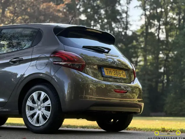 Peugeot 208 1.2 PureTech / Orig. NL / 1e eig. 2018 Benzine 53