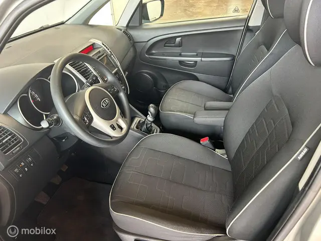 Kia Venga 1.4 CVVT Plus Pack 2012 Benzine 6