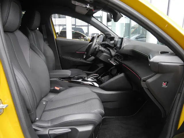 Peugeot 208 1.2 PureTech GT 2022 Benzine 15