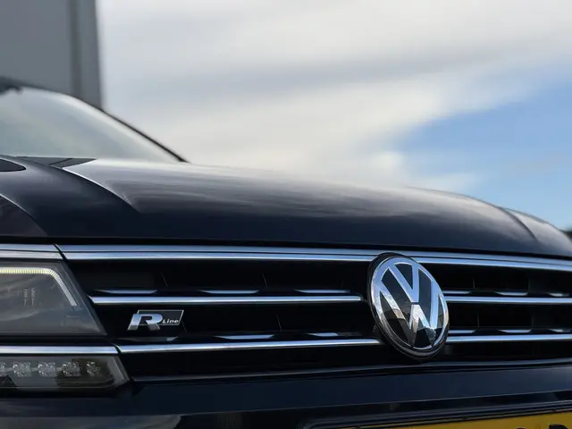 Volkswagen Tiguan 1.4 TSI R-Line Highline 2018 Benzine 16