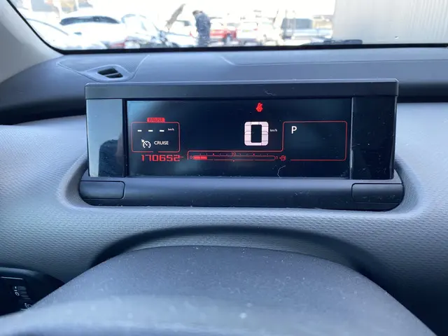 Citroën C4 Cactus 1.2 PureTech Shine 2018 Benzine 17