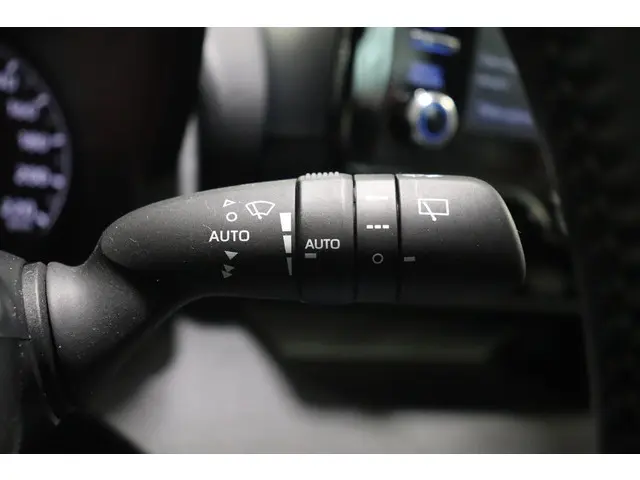 Toyota Yaris 1.5 Hybrid Active, 2021 Hybride Benzine 19