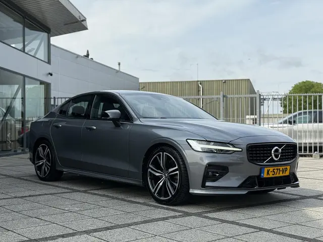 Volvo S60 2.0 B3 Aut. 163pk MHEV R-Design 2021 Benzine 7