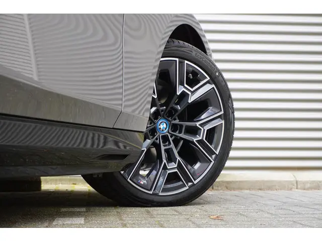 BMW 5 Serie Touring 530e 2025 Hybride Benzine 24