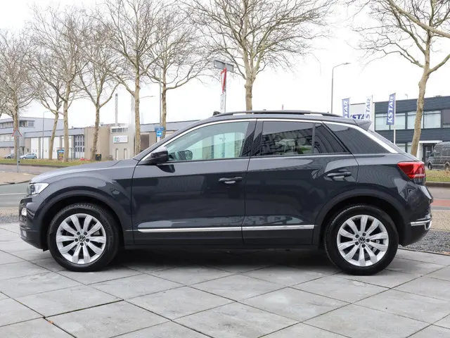 Volkswagen T-Roc Sport 2.0 TSI 4Motion 2021 Benzine 2