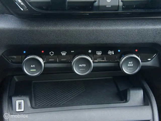 Citroën C4 100pk Feel | Airco | Navi | 2021 Benzine 25