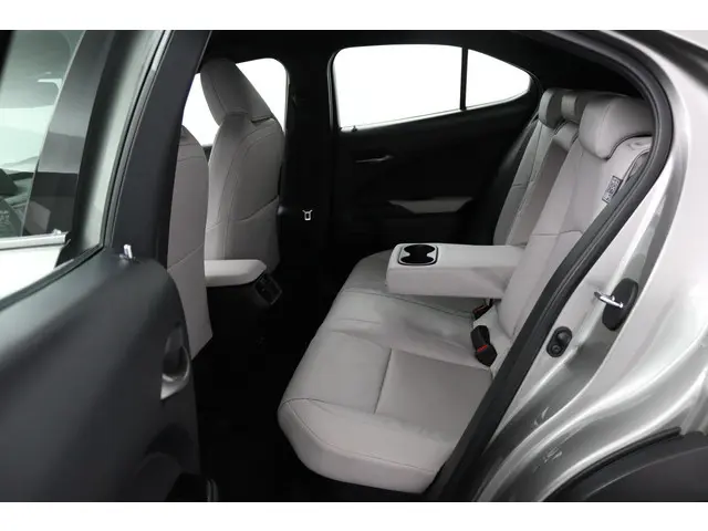 Lexus UX 250h Luxury Line 2022 Hybride Benzine 38