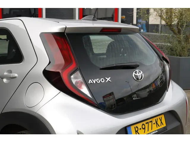 Toyota Aygo X 1.0 VVT-i S-CVT Play 2022 Benzine 8