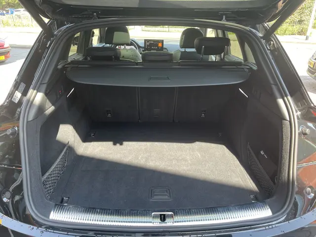 Audi Q5 45 TFSI S Line edition 2021 Benzine 47